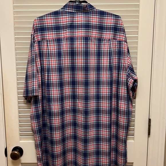 7. izod Short Sleeve Men’s Shirt in Plaid - Picture 7 of 9
